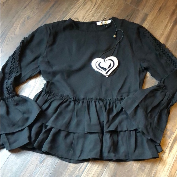 ✨LAST ONE ✨PARIS Black bell layered sleeves top - Picture 6 of 8